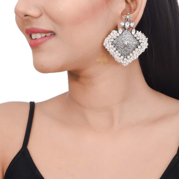 silver earring 66