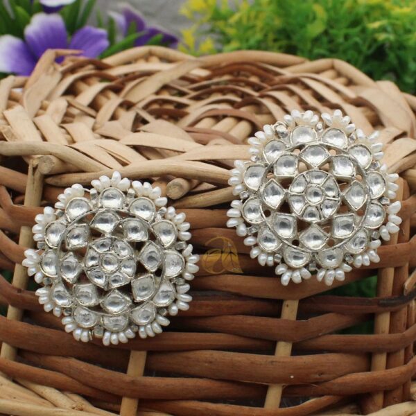 silver stud 24(1)