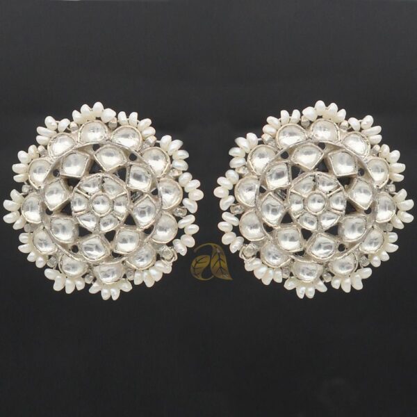silver stud 24(2)
