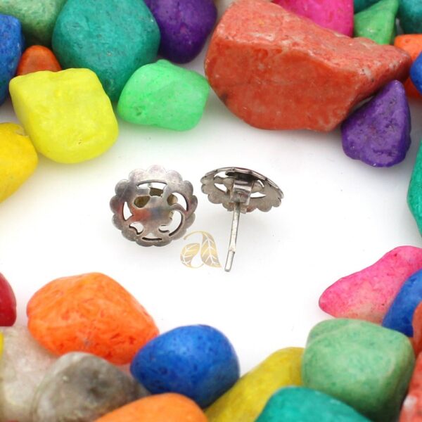 silver stud 28(1)